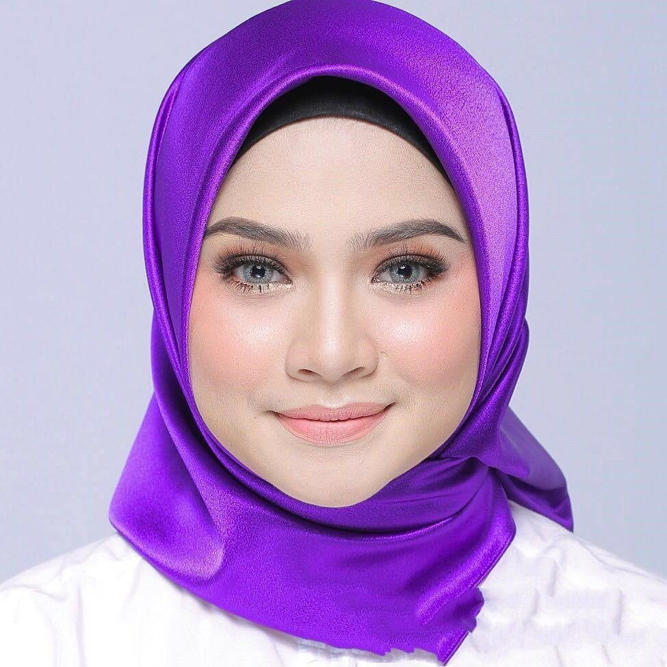 Buy NOW this Hijab - Satin Bright Monochrome Hijabs or other Hijabs from Rawdah Al-Jennah