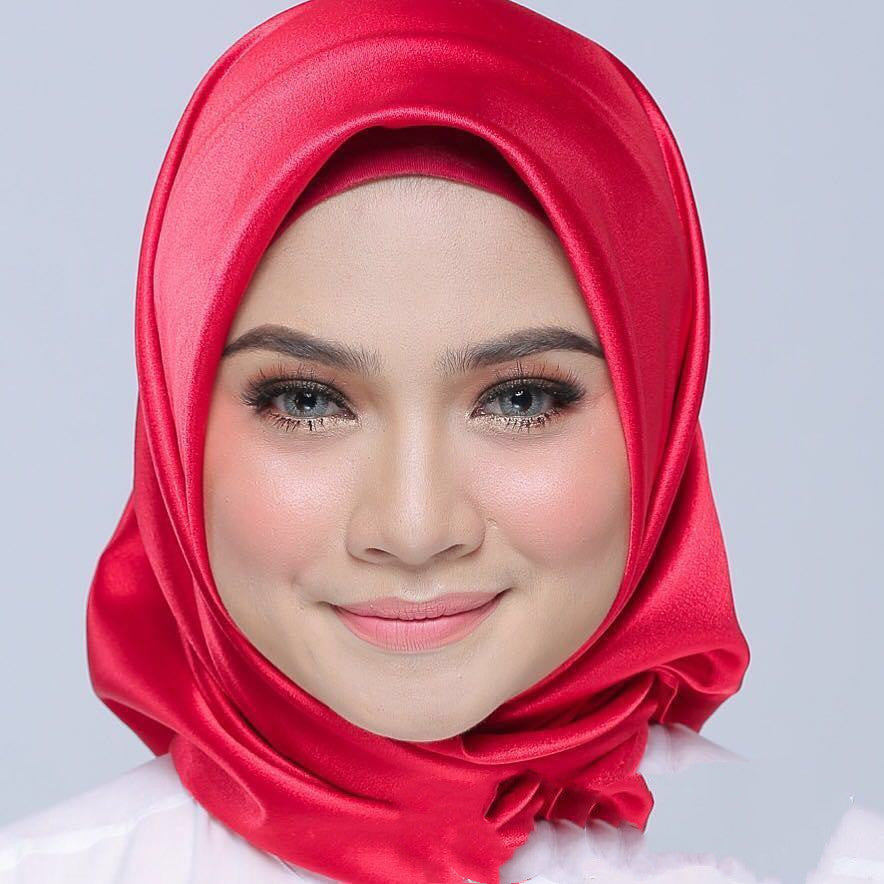 Buy NOW this Hijab - Satin Bright Monochrome Hijabs or other Hijabs from Rawdah Al-Jennah